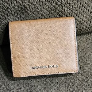 Michael Kors Wallet Saffiano brown.